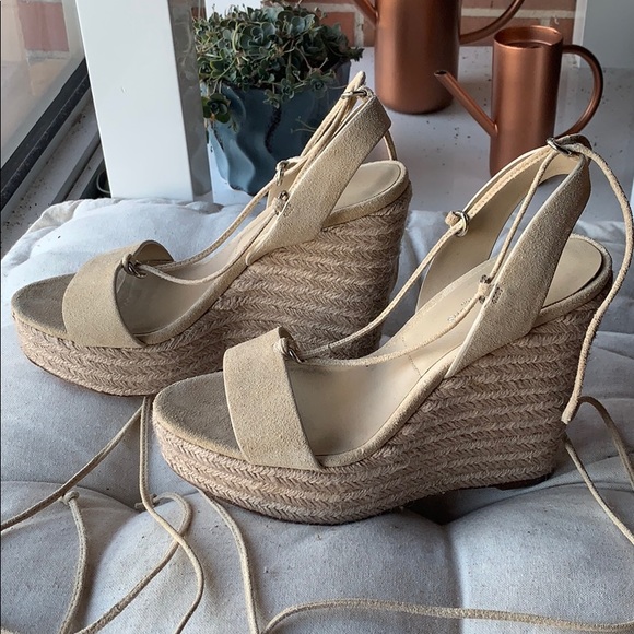 Michael Kors Collection | Tan Suede Wedges | Sz 7 - Picture 3 of 5